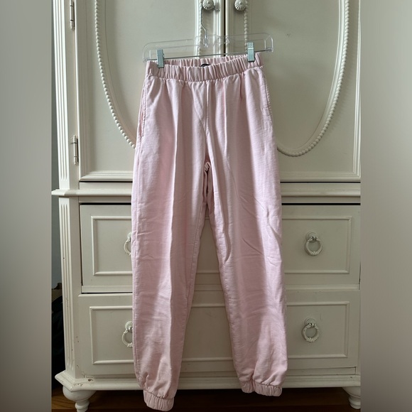 Brandy Melville Pants - Pink Brandy Melville Sweatpants